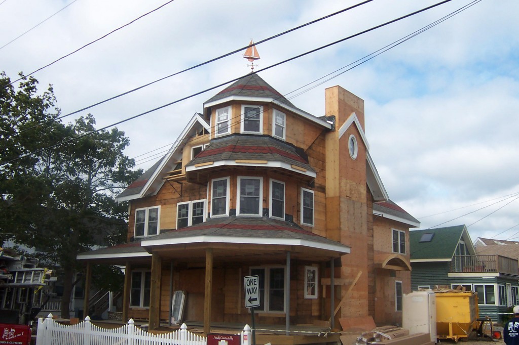 home before J&J Home Improvement renovation
