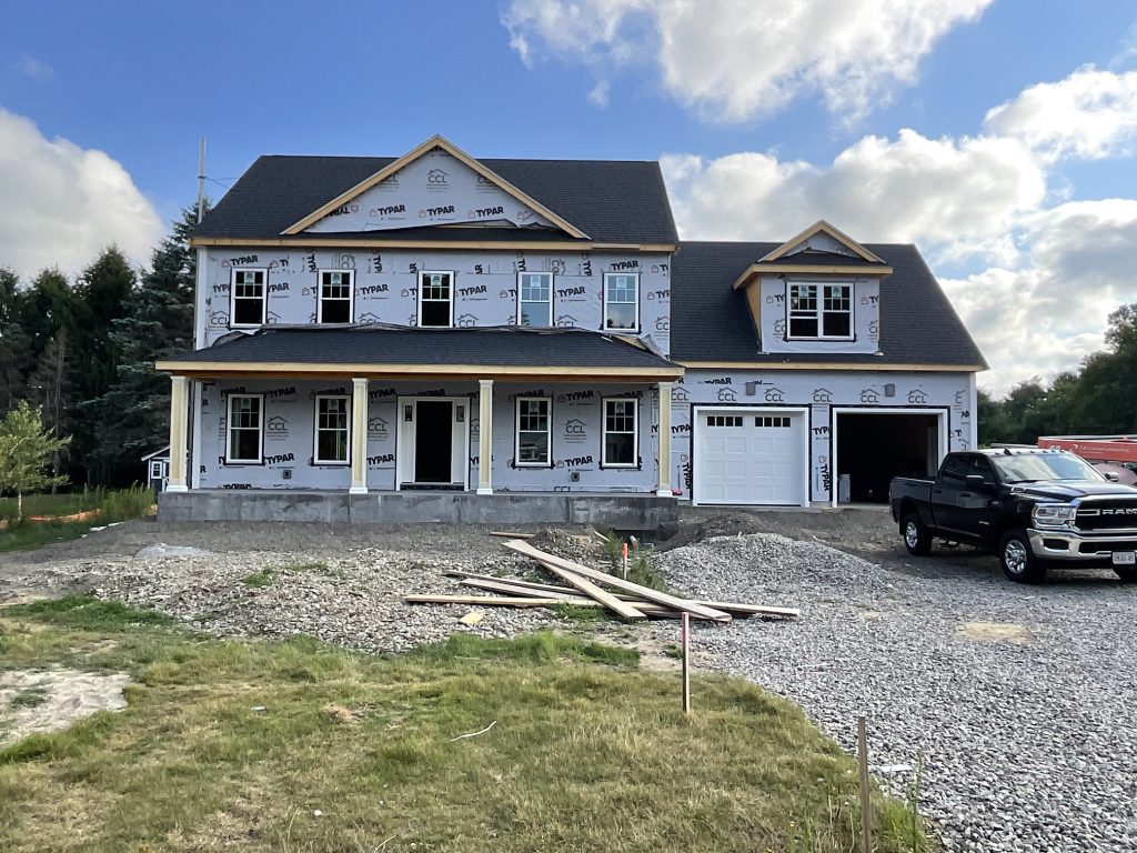home before J&J Home Improvement renovation